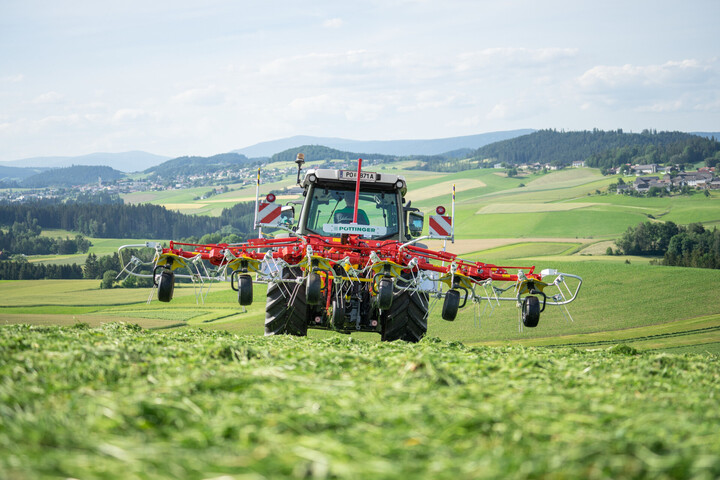 Foto produktu Pöttinger HIT 8.81