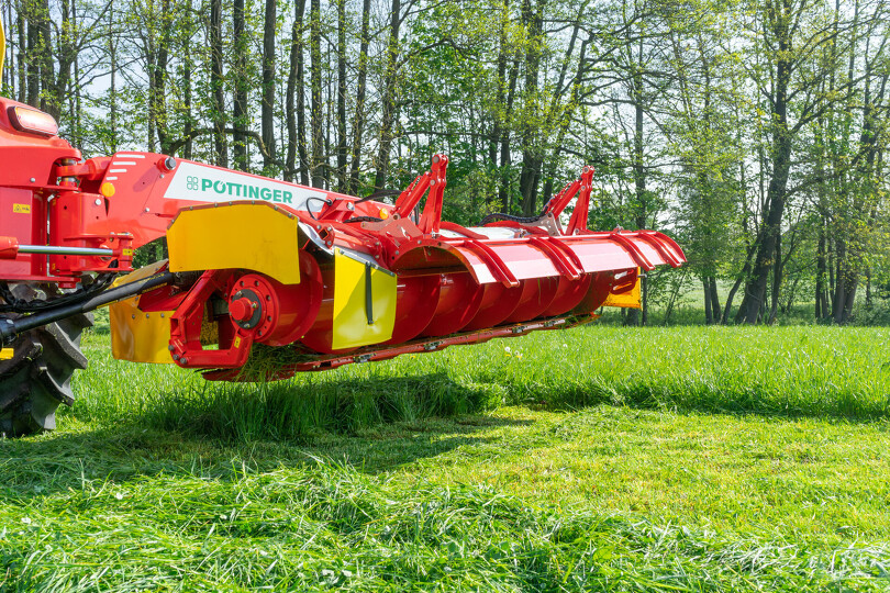 Foto Pöttinger NOVACAT 302 CF