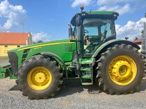 Foto produktu John Deere 8320R