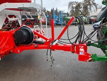 Foto produktu Pöttinger Terrasem Fertilizer 4C