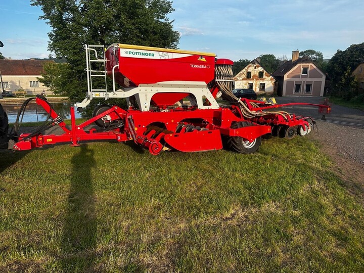 Foto Pöttinger TERRASEM R3 ARTIS